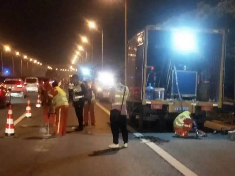 郑少高速公路路面高聚物注浆工程